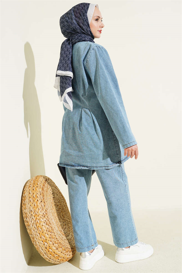 Front-pleated denim 2 Piece Set, light blue.