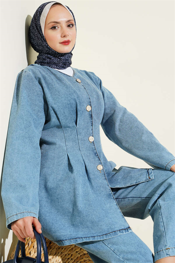 Front-pleated denim 2 Piece Set, light blue.