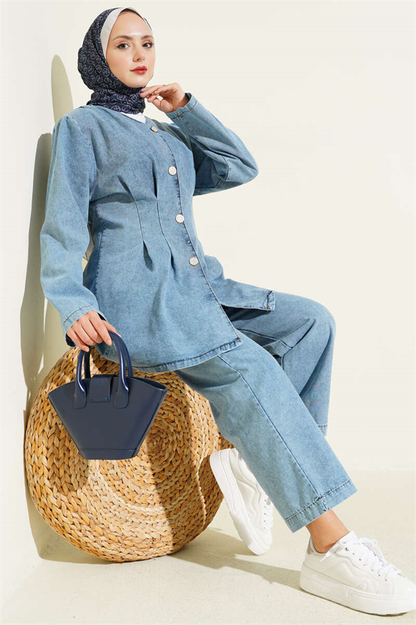 Front-pleated denim 2 Piece Set, light blue.