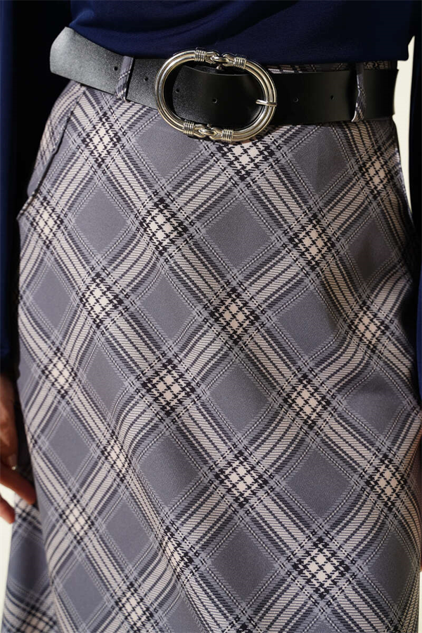 Oval Plaid Skirt with Belt Buckle, Grey