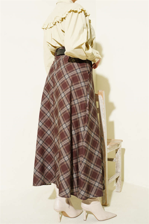 Oval Plaid Skirt with Belt Buckle, Brown