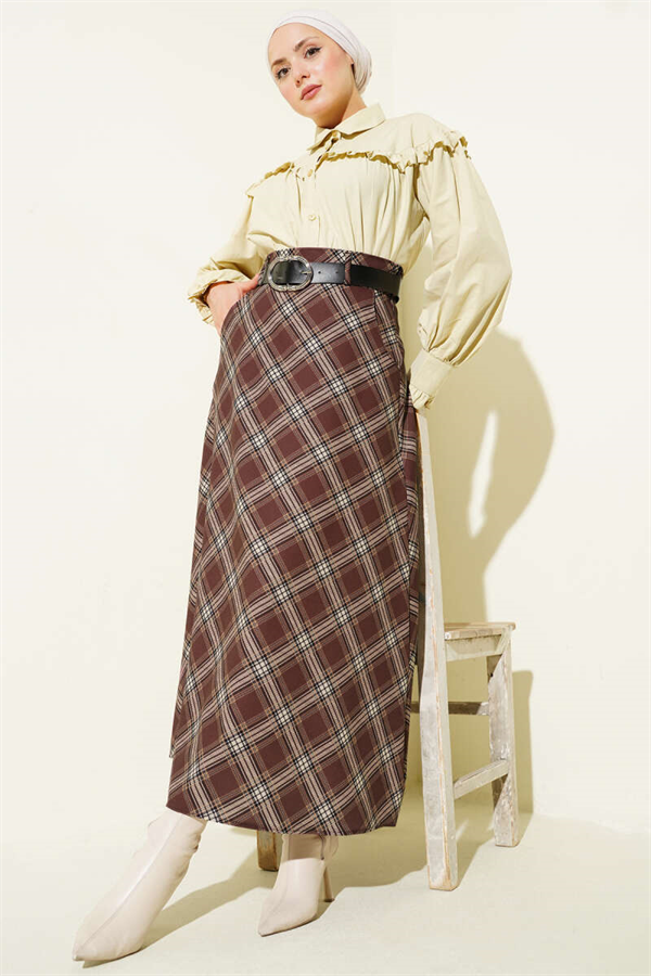 Oval Plaid Skirt with Belt Buckle, Brown