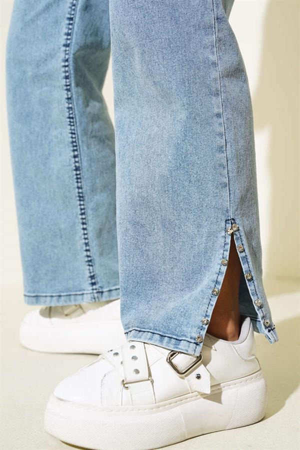 Stoned Jeans on the Side of the Leg Ice Blue
