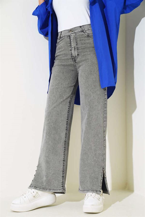 Stoned Jeans on the Side of the Leg Smoke Color