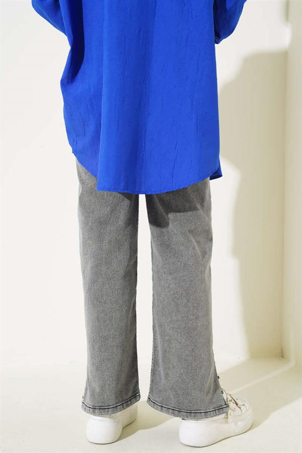 Stoned Jeans on the Side of the Leg Smoke Color