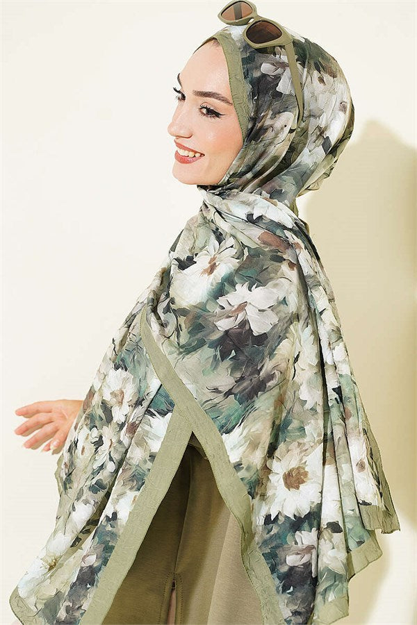 Daisy Patterned Bamboo Crash Scarf, Light Green