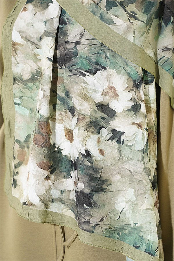 Daisy Patterned Bamboo Crash Scarf, Light Green