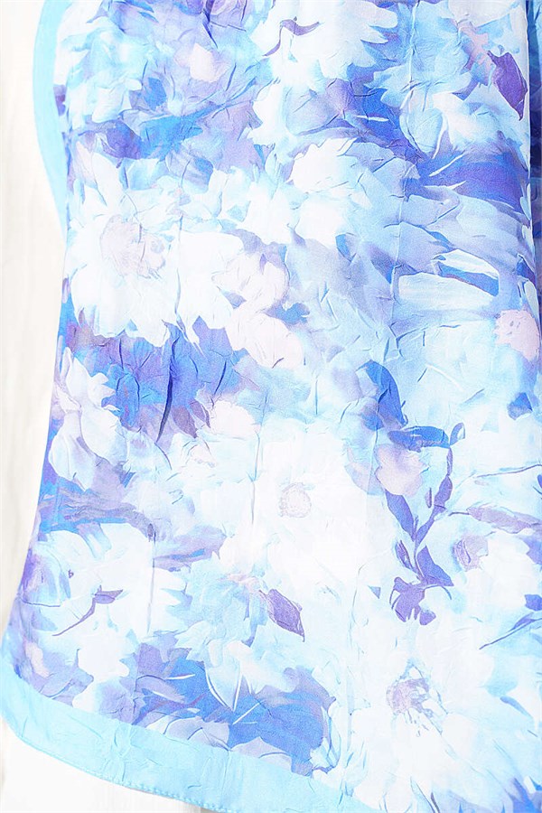 Daisy Patterned Bamboo Crash Scarf, Blue