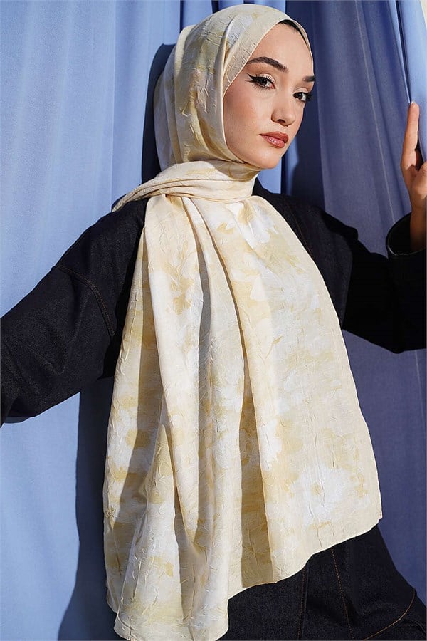 Daisy Patterned Bamboo Crush Scarf Yellow