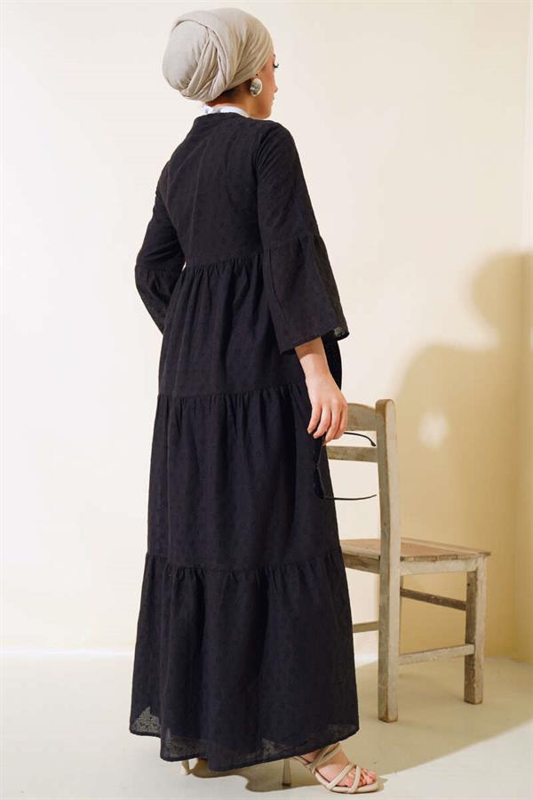 Daisy Embroidered Dress Black