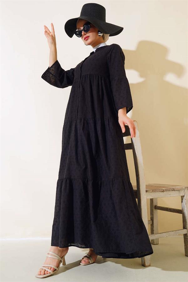 Daisy Embroidered Dress Black