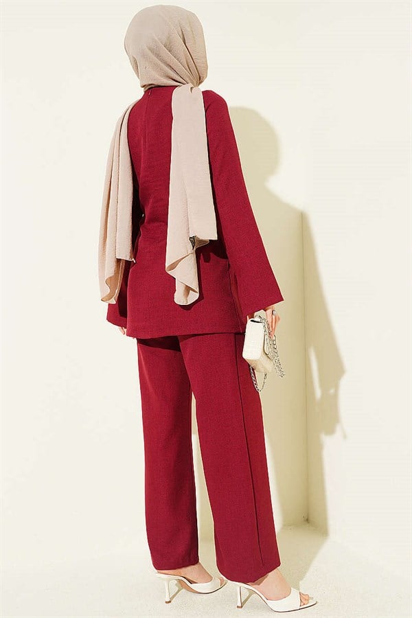 Detailed 2 Piece Set in Burgundy with Gold Buckle