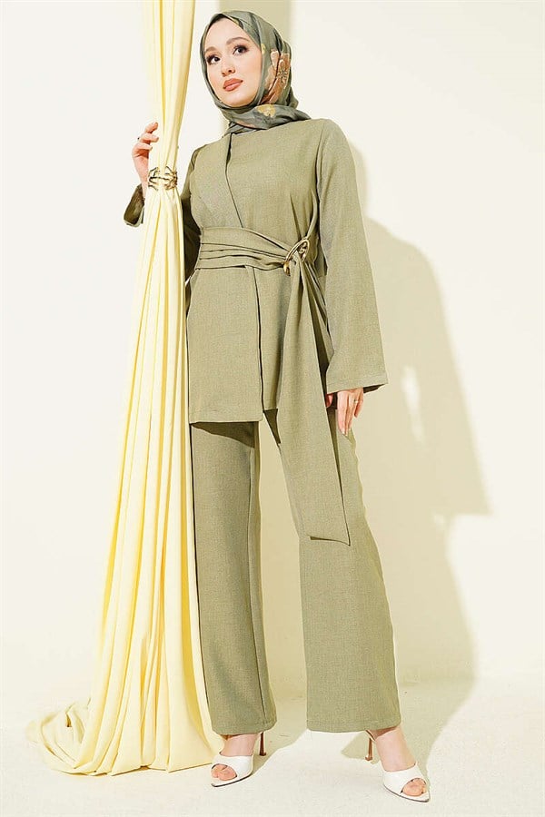 Detailed 2 Piece Set with Gold Buckle, Light Green