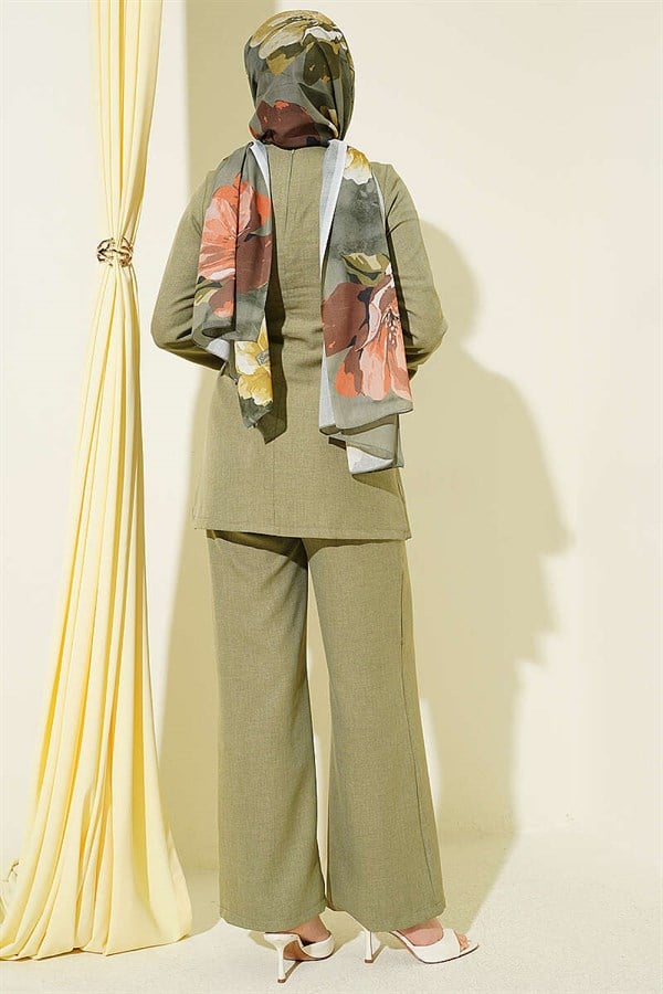 Detailed 2 Piece Set with Gold Buckle, Light Green