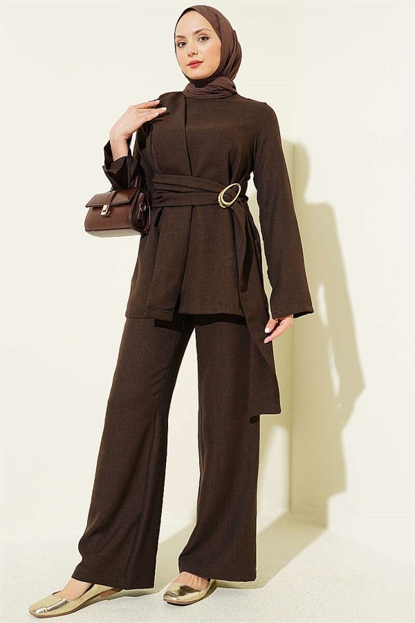 Detailed 2 Piece Set with Gold Buckle, Chestnut Color