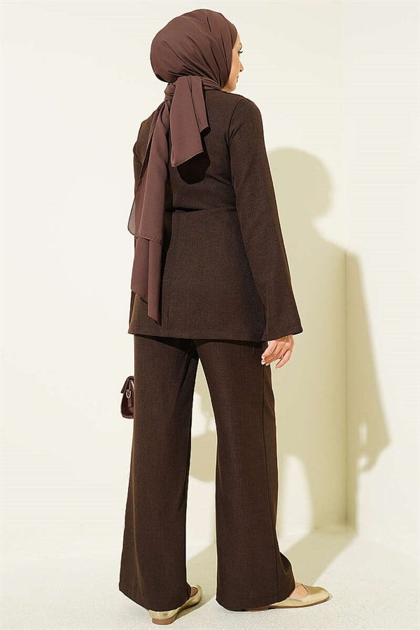 Detailed 2 Piece Set with Gold Buckle, Chestnut Color
