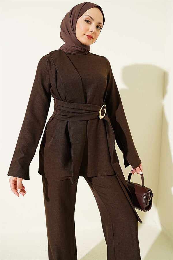 Detailed 2 Piece Set with Gold Buckle, Chestnut Color