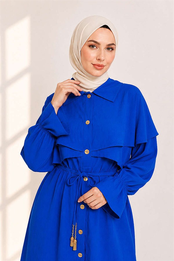 2 Piece Set with Detailed Buttoned Cape in Saks