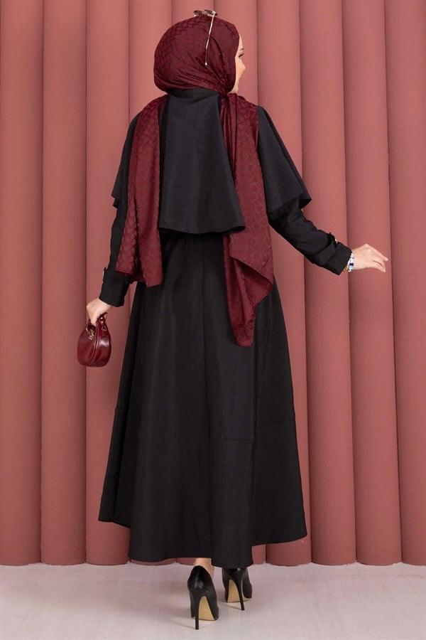 2 Piece Set with cape and epaulette detail, black.