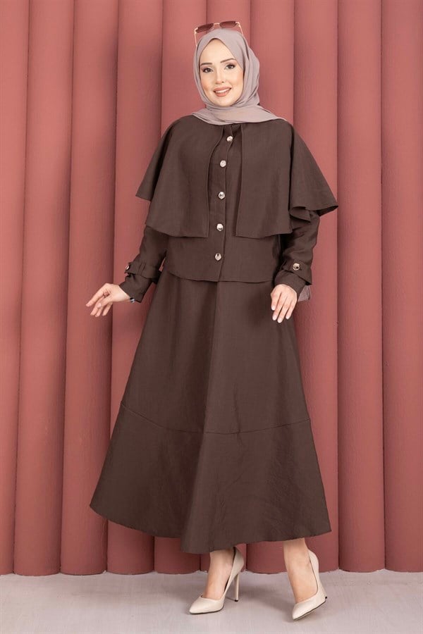 2 Piece Set with cape and epaulette detail, brown.
