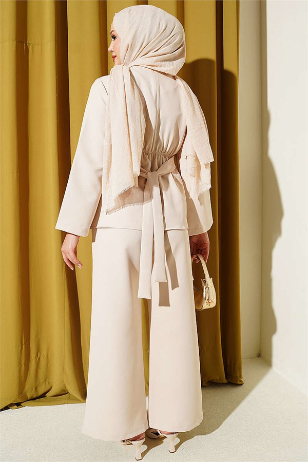 Beige Two-Piece Set with Detailed Gold Buckle