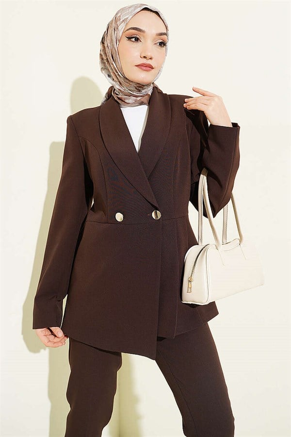 2 Piece Set with pleated detail blazer jacket, coffee color.