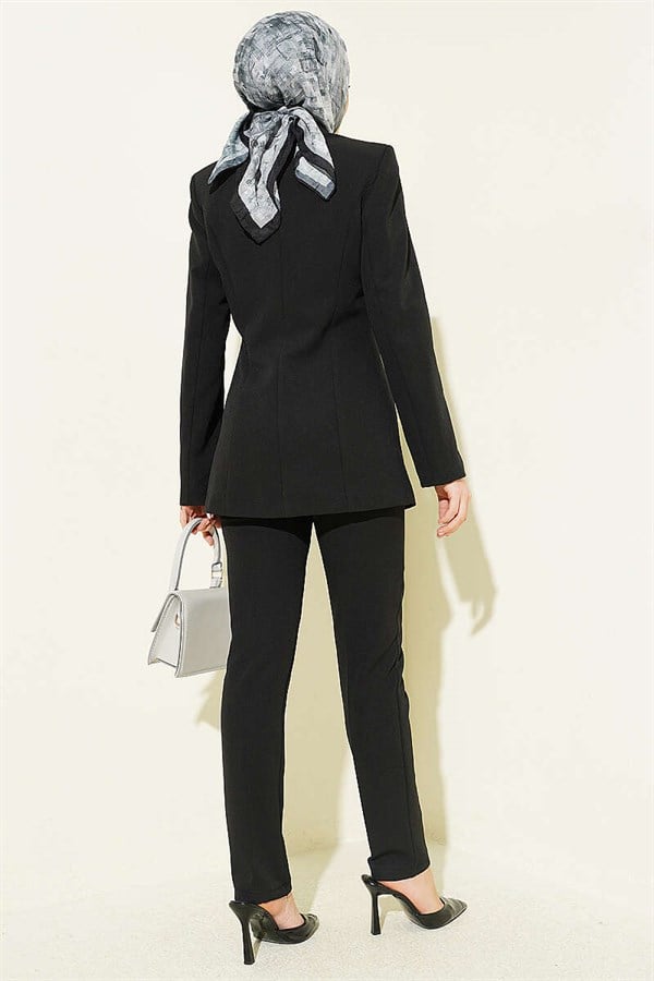 2 Piece Set with pleated detail blazer jacket, black.