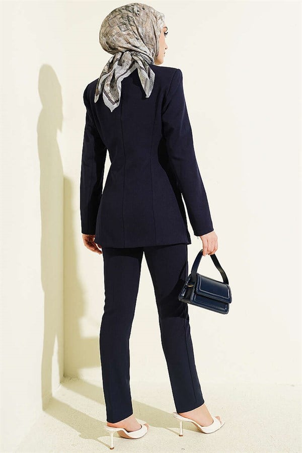2 Piece Set with pleated blazer jacket, navy blue.