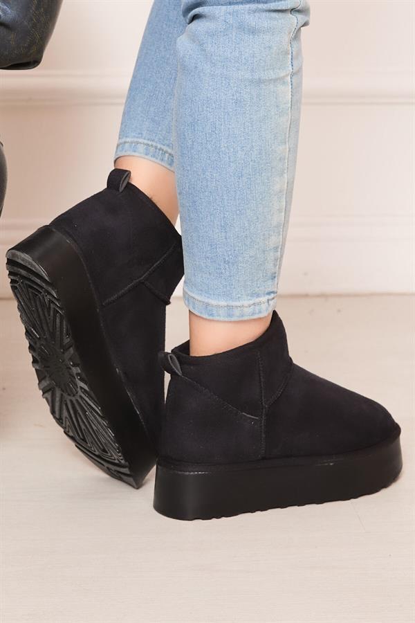 Platform Sole Fur Lined Boots Black