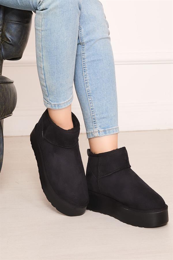 Platform Sole Fur Lined Boots Black