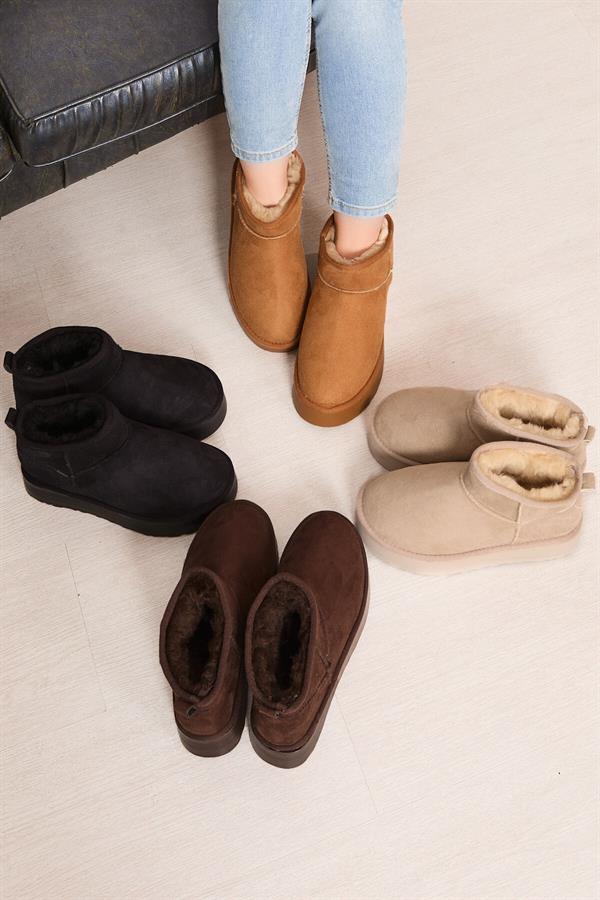 Platform Boots with Fur Lining in the Sole, Tan