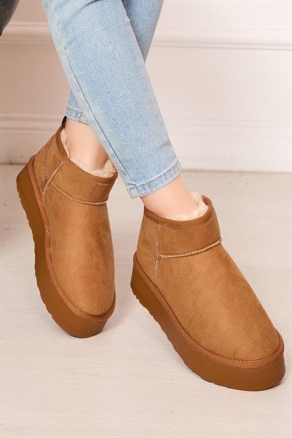 Platform Boots with Fur Lining in the Sole, Tan