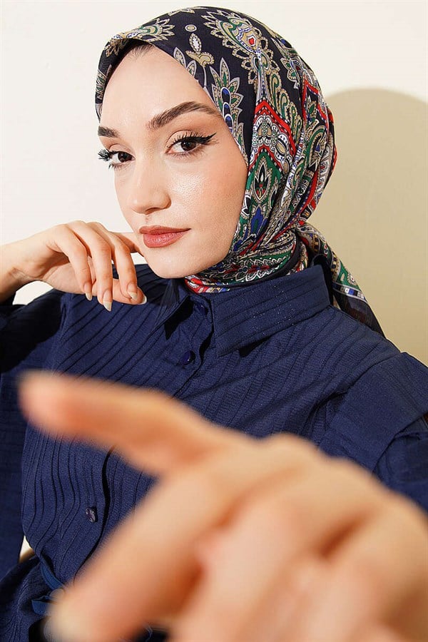 Retro Pattern Elegance Scarf Parliament