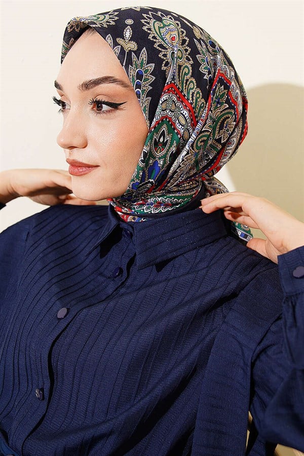 Retro Pattern Elegance Scarf Parliament