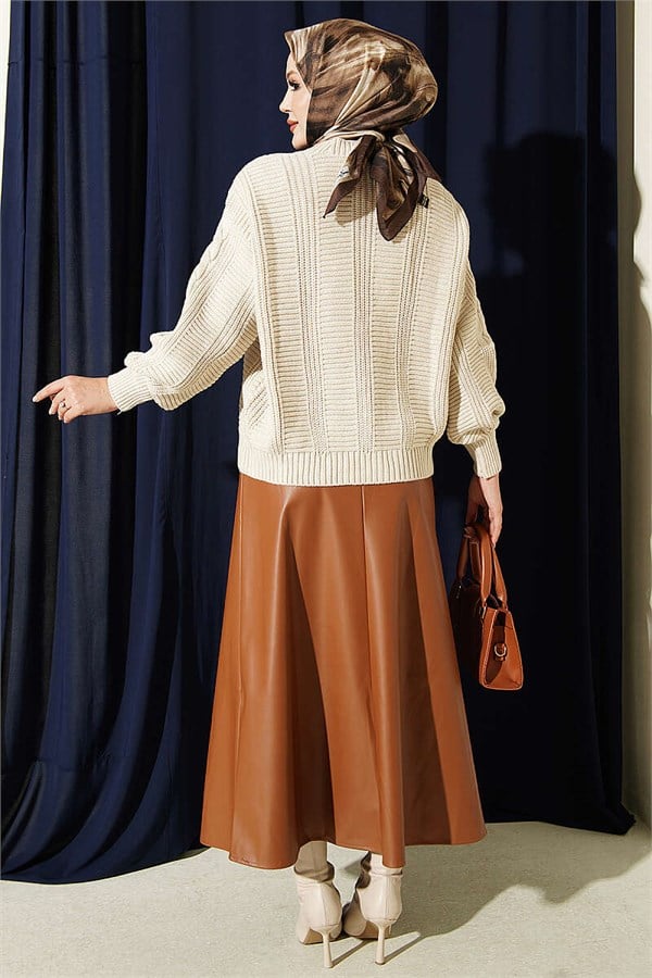 Braided Buttoned Short Knit Cardigan in Beige