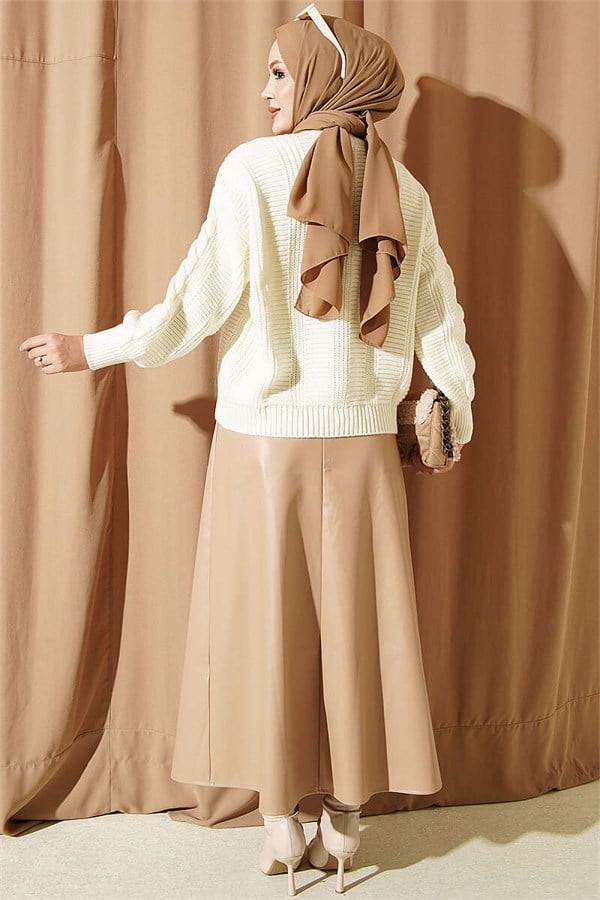Cable Knit Buttoned Short Cardigan, Ecru