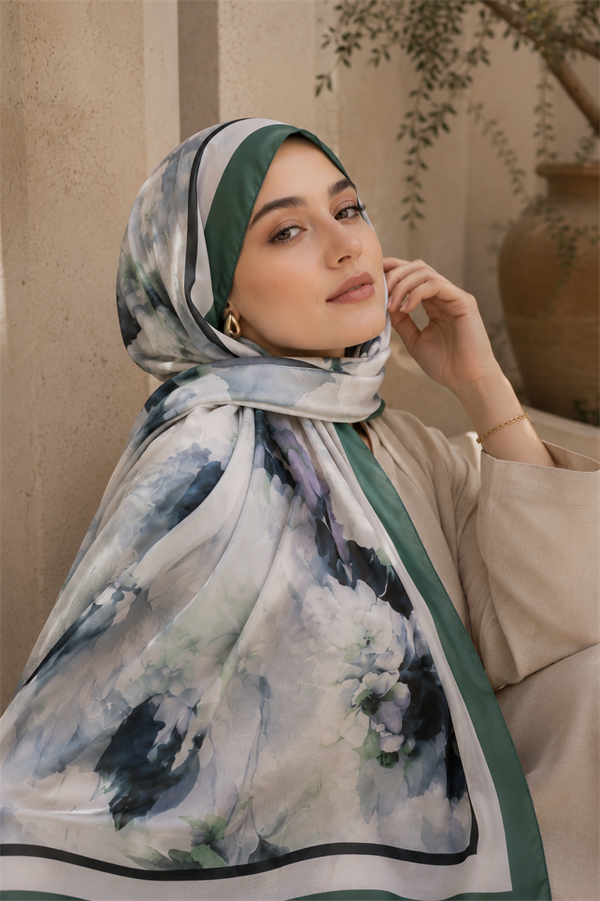 Benetton Sapphire Flower Pattern Scarf Series