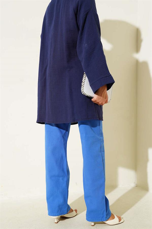 Loose-fitting straight-leg jeans in navy blue