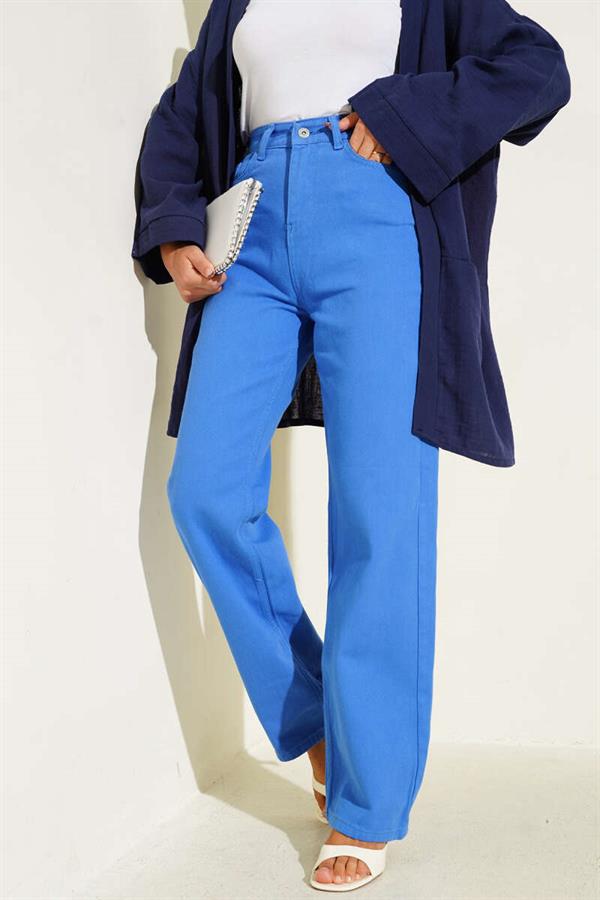 Loose-fitting straight-leg jeans in navy blue