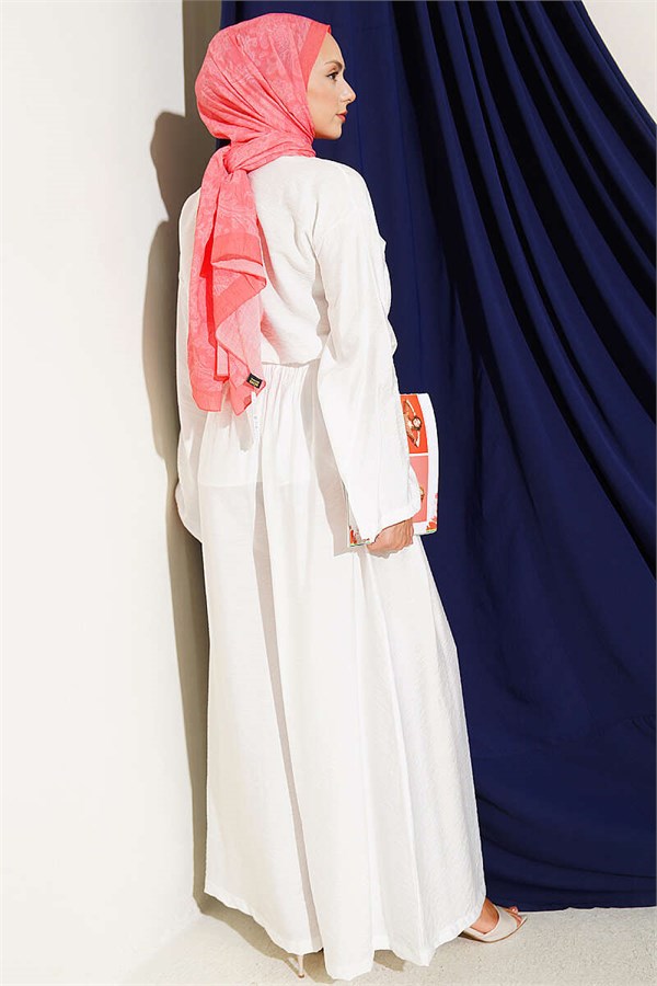 Loose-fitting trousers 2 Piece Set in ecru.