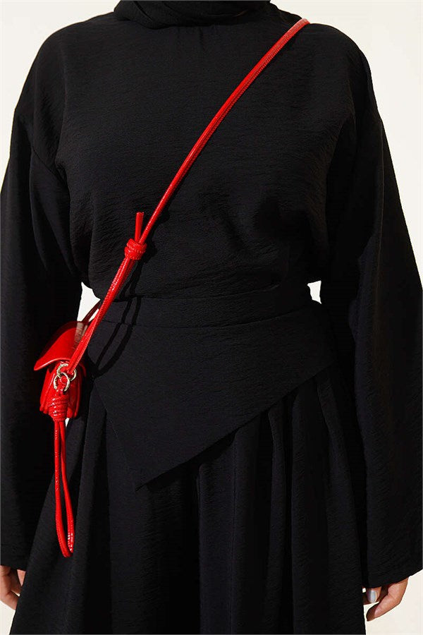 Loose-fitting trousers 2 Piece Set in black.