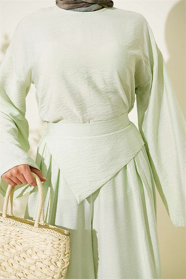 Loose-fitting trousers 2 Piece Set in aqua green.