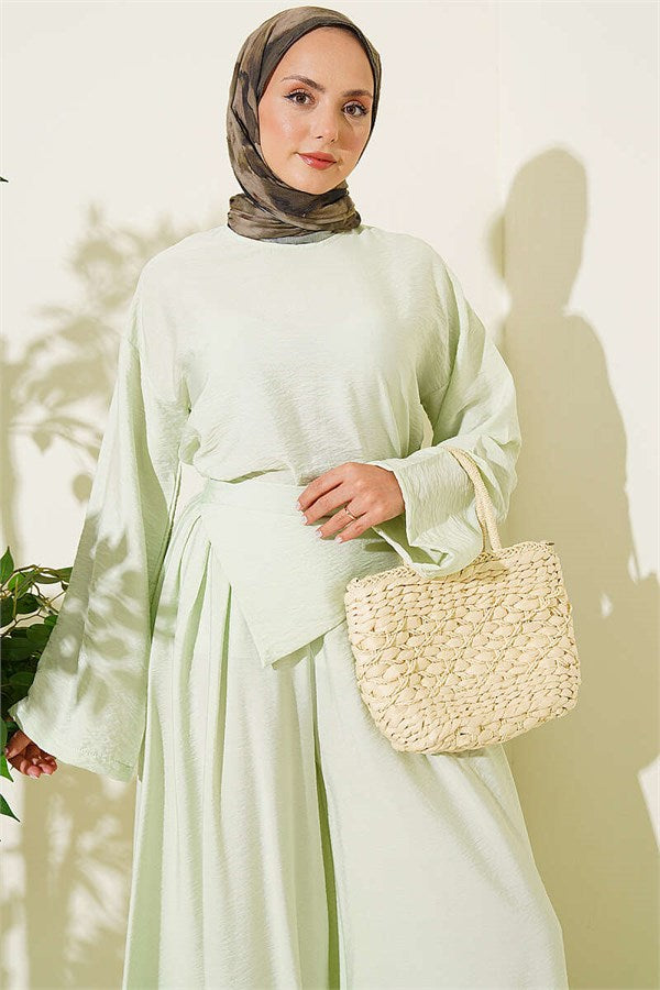 Loose-fitting trousers 2 Piece Set in aqua green.