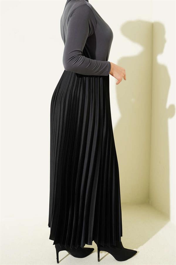 Satin-Look Pleated Skirt, Black