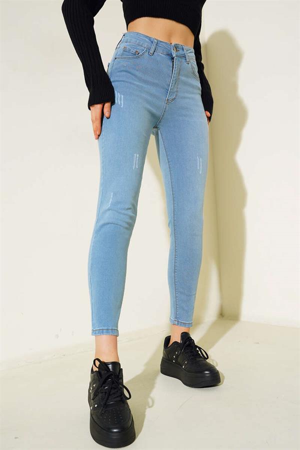 Ripped Detailed Skinny Leg Jeans Light Blue