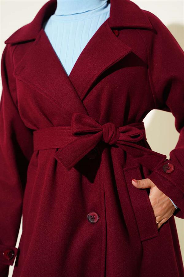 Double-breasted, wooden-buttoned, cashmere coat in Burgundy