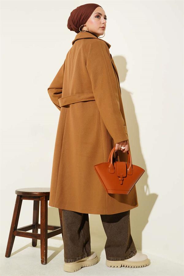Double-breasted, wooden-buttoned, cashmere coat in tan