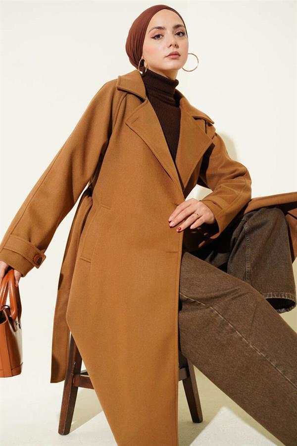 Double-breasted, wooden-buttoned, cashmere coat in tan