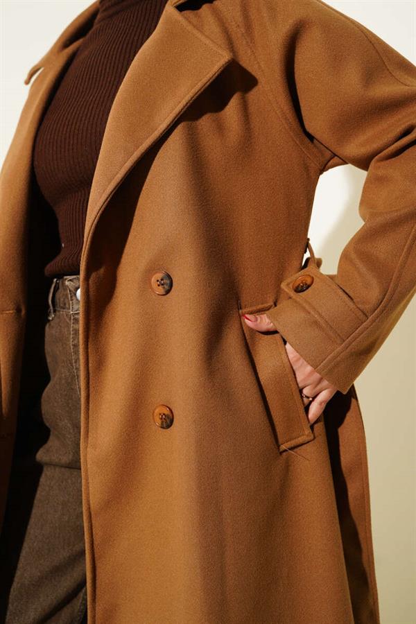 Double-breasted, wooden-buttoned, cashmere coat in tan