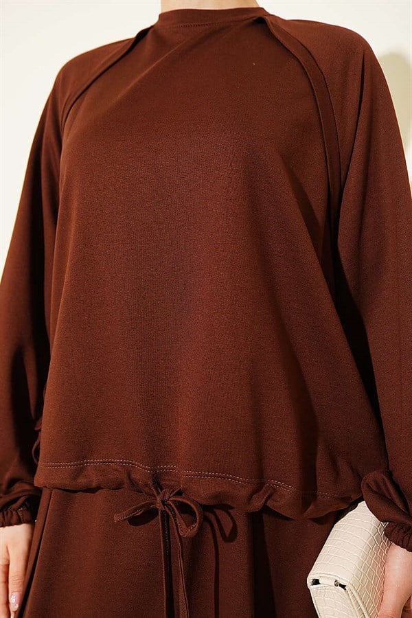 Tunnel Lace-Up Loisha Skirt 2 Piece Set in Coffee Brown